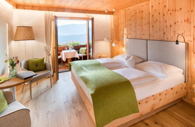 Double room Swiss stone pine with breakfast - Naturhotel Alpenrose