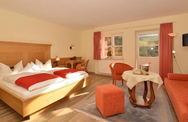 Double room with bath, WC "43 46 48 49" - Herzen`s Landhaus