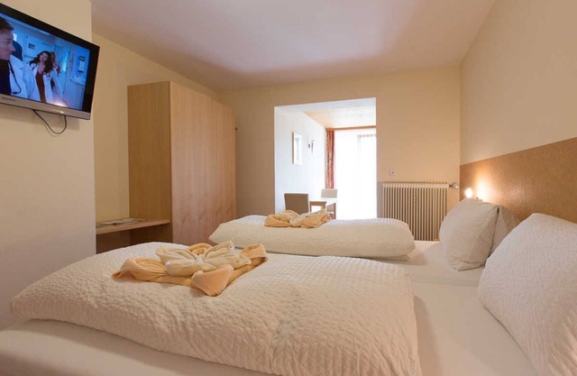 Double room with mountain view - Familienhotel & Gasthof Adler