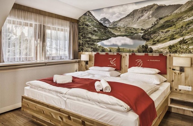 Double room with shower, WC - 1. Zirben-Pension Lüftenegger