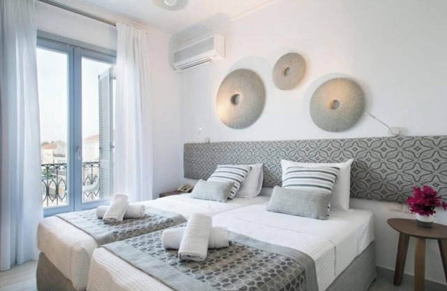 Double twin-bed with a sea view - Aurora Spetses