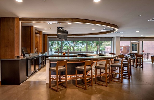 DoubleTree by Hilton Dallas - Farmers Branch