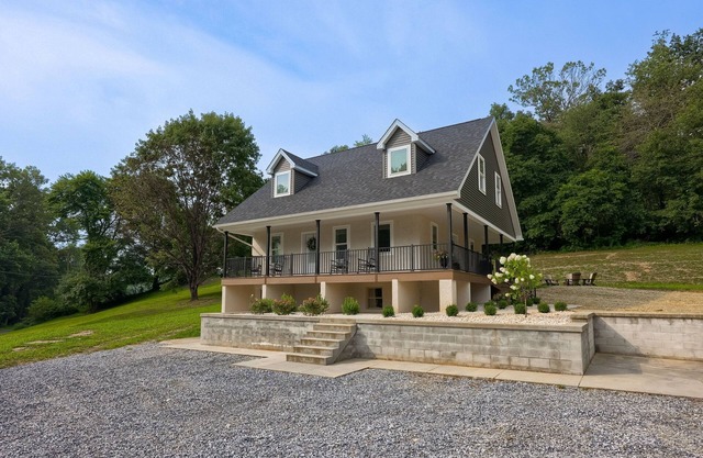 Down in the Hollow |Modern Cottage in Lancaster Co