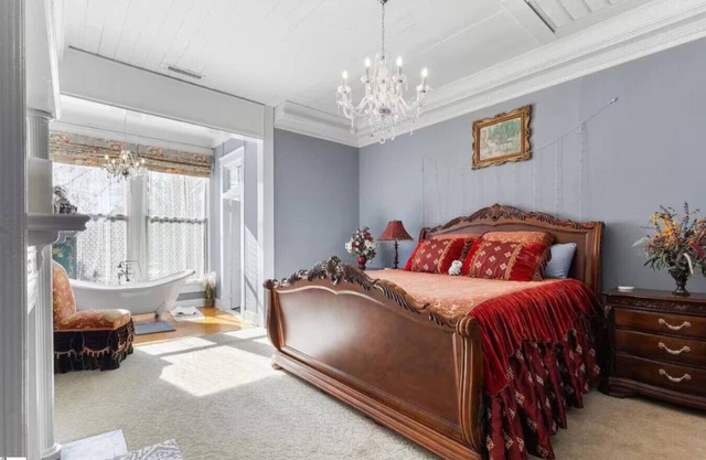 Downtown Anderson Stay | King Bed + Charm