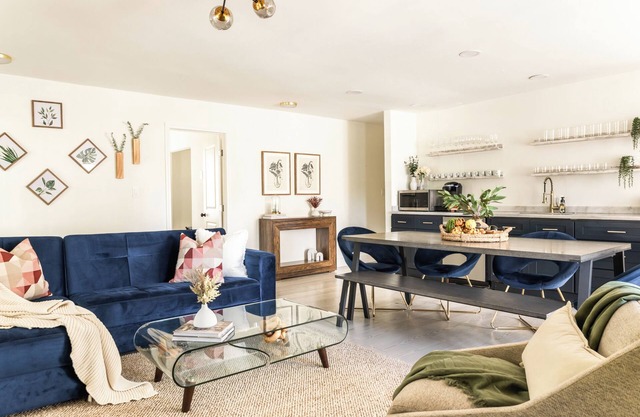 Downtown Atlanta - 4 Bedroom - Pets - Parking - 9 Guests