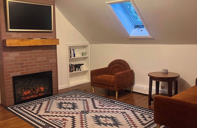 Downtown Bristol Cozy Flat