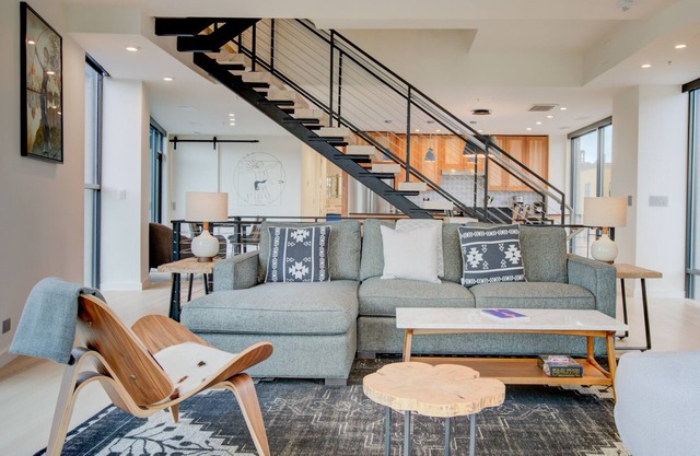 Downtown C'ville Luxury w/Rooftop + Common House