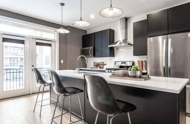 Downtown Indianapolis Townhome: 2.3 Miles from Lucas Oil