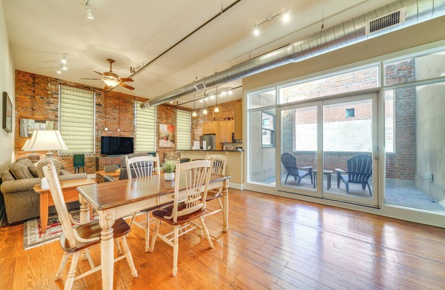 Downtown Louisville Escape: Perfect for Events!