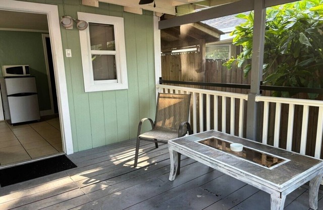 Downtown Sarasota Florida Vacation Rental Pet-Friendly Apt with Yard, Playground