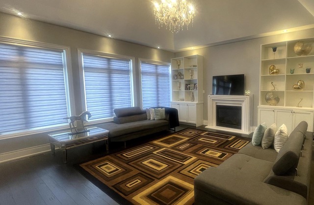 Dream Escape! Pristine home 5 mins to Canada's Wonderland - 20 mins to Pearson