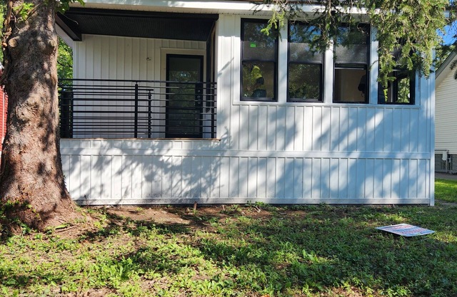 Dream Stay - Modern Bungalow Near Downtown