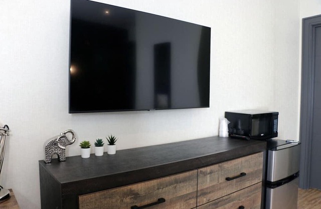Dream Suites Boutique Hotel - Private room in Mississauga