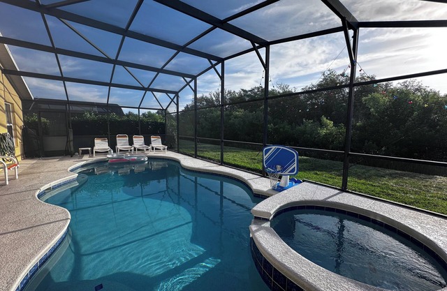 Dreaming of Disney? Discover the magic Walt created! Private pool, games room