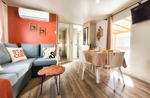 Dreamy Lodge - Beach 100m away, bungalow ideal for families - 4* campsite