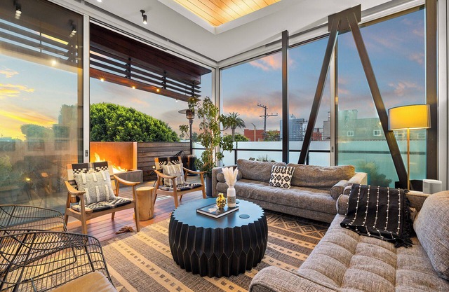Dreamy Venice Beach 5BR House with Rooftop & Steps to Beach