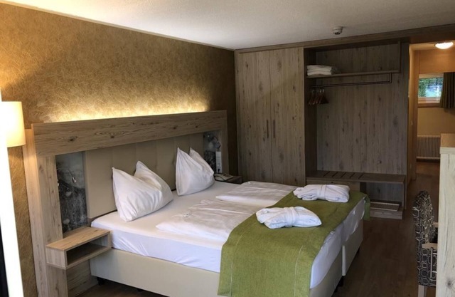 Dreibettzimmer Bergseite - Panorama Hotel Turracher Höhe