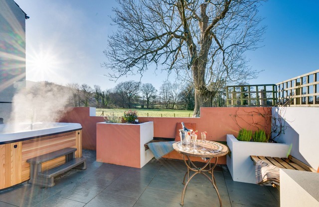 Drws Nesa - Two Bedroom House, Sleeps 4