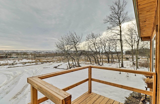 Duck Lake Cabin Rental Near Glacier National Park!