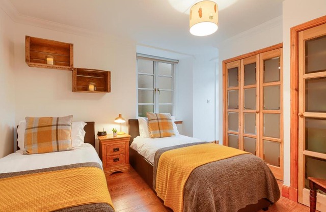 Dundas Flat, 1 bedroom, Comrie