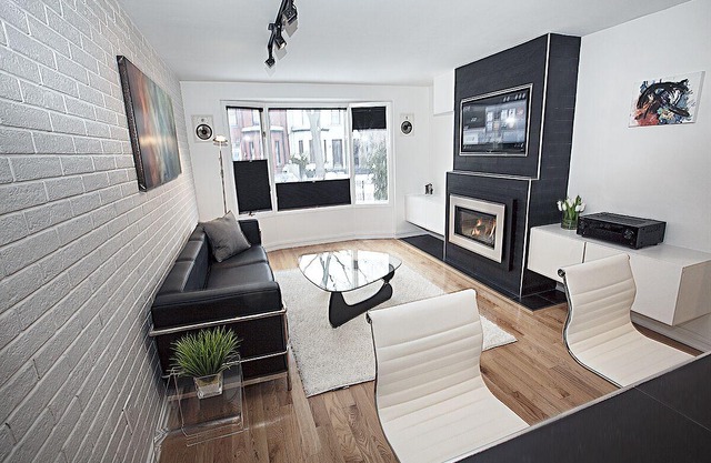 DUNDAS SQUARE Luxury - hybrid office & Fireplace!