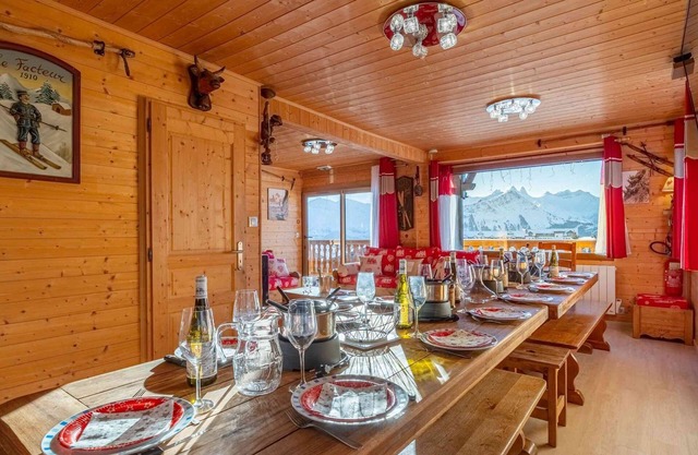 Duplex 200m² - Individual chalet - Up to 15 people - Very close to the slopes