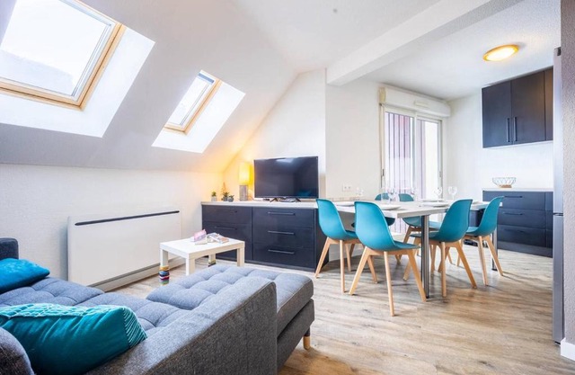 Duplex rénové 6 pers, balcon, casier à skis, parking gratuit - FR-1-695-20