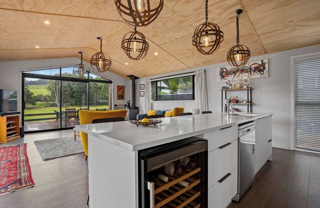 Duvauchelle Daydreamer - Duvauchelle Holiday Home