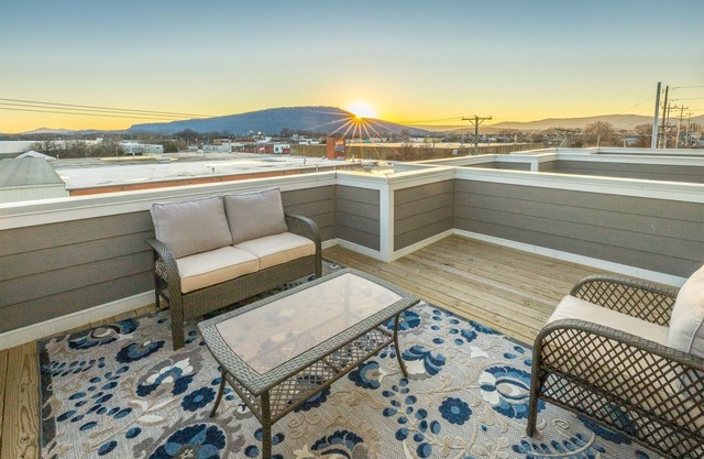 E. 17th Street | 4 Bed, 3 Bath