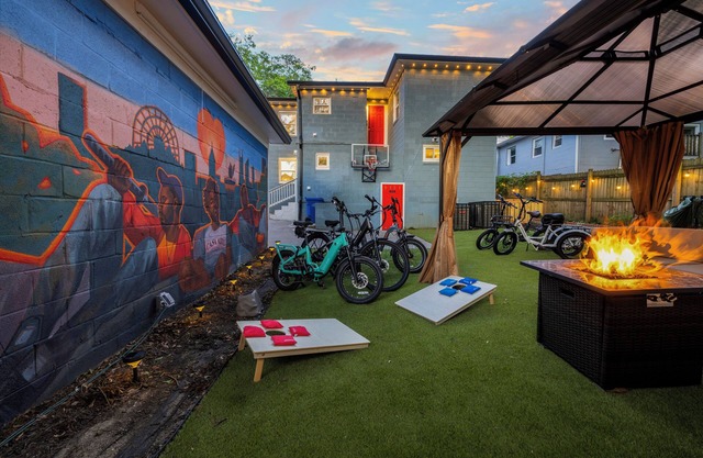 E-bikes/Projector/Arcade Room/Pickleball/Fire Pit