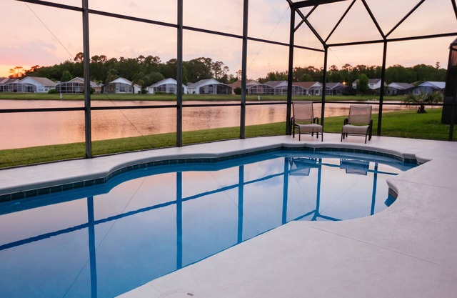 EAGLE POINTE SOUTH ON THE LARGER LAKE A NEW VACATION/HOLIDAY EXPERIENCE