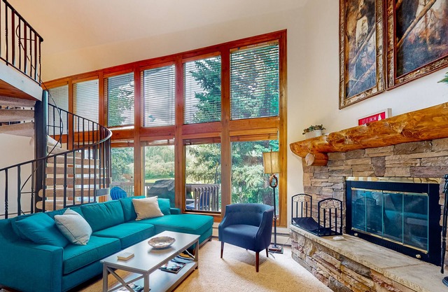 Eagle-Vail Ski/Golf Retreat | Stay in Avon
