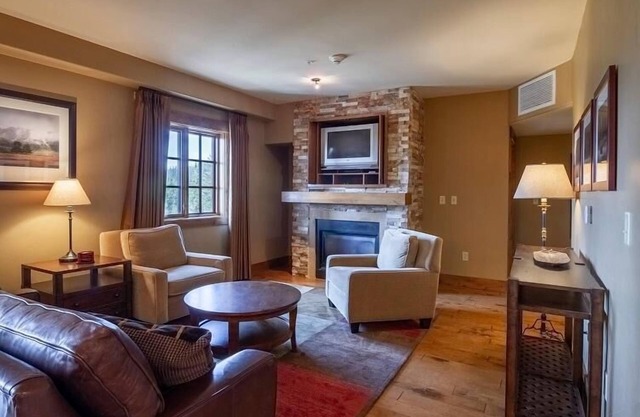Eagles Nest Lodge 2 Bedroom Condo - Delightful 2 BR Condo with Fireplace and Patio