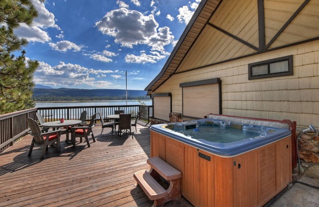 Eagles Nest North by Destination Big Bear : Lake Views! Hot Tub! Internet! Cable TV! Historic Features! Huge Deck!