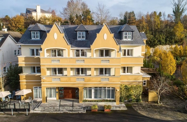 Earls Court House Hotel