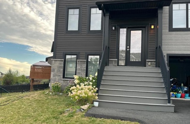 East Coast Cozy by Wastis-Easy Hwy, City & Airport Access plus Free Parking