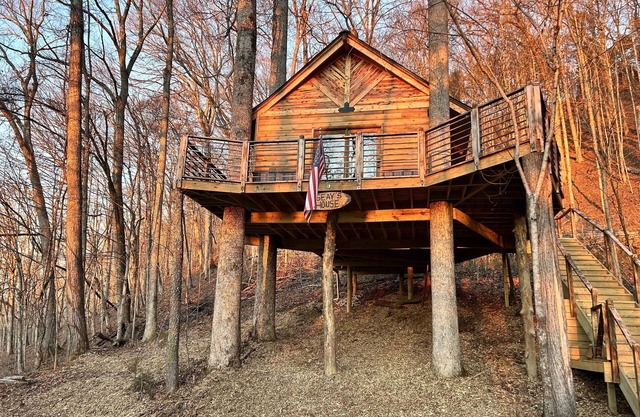 East Tennessee’s first TREEHOUSE! Come stay high in the trees.