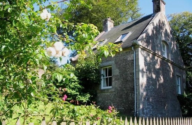 East Twin, Carmichael Country Cottages. Pets welcome.