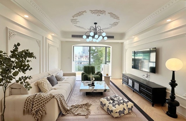 Eastern Hub - Chic 3-bedroom Apartment with free WiFi, AC in Xintiandi Area