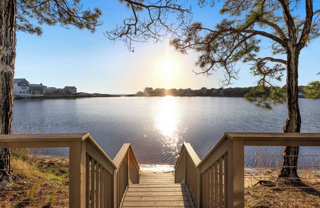 Easy Breezy - Pet-Friendly Seagrove Beach Home with Eastern Lake Views