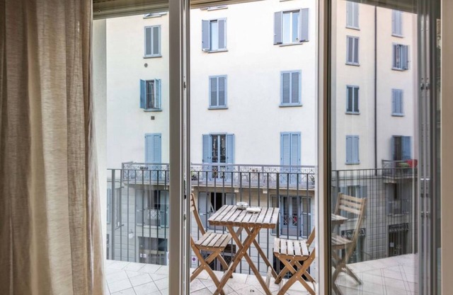 Easylife - Sophisticated studio with balcony in the heart of Porta Venezia