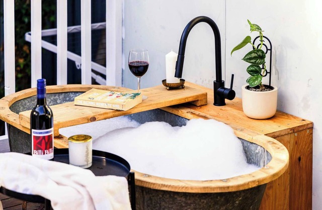 Eclectic Cosy Bathhouse | Couples Retreat in Blair