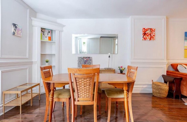 Eclectic plateau mont-royal. 2-bedroom condo with garden.