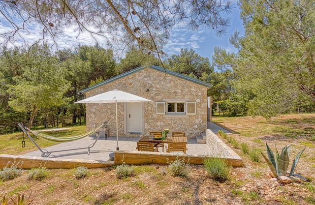 Eco House Casa Grigia Zabodarski beach, Ćunski, Croatia