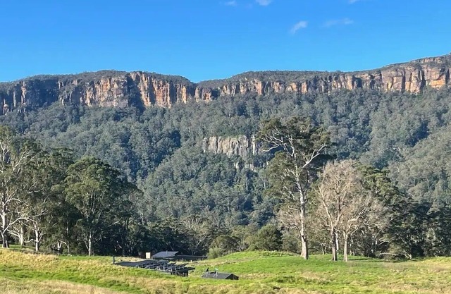 EcoLuxe Villa on 146 acres in Kangaroo Valley - breathtaking views,wild swimming