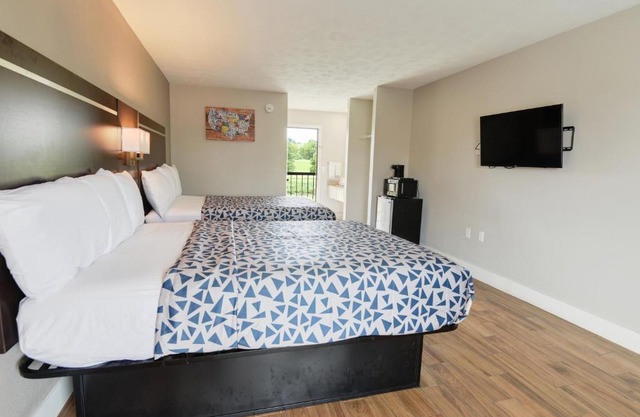 Econo Lodge Sevierville-Pigeon Forge on the River
