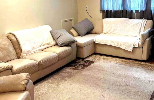 Economy 3 beds Great Location!