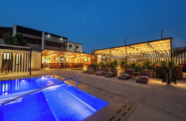 Eden Gardens Hotel