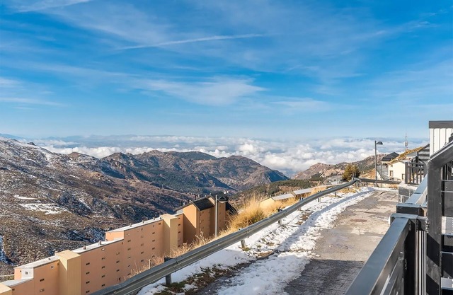 Edificio Los Alpes Apartment 'Frio Y Sol' with mountain views, private terrace, parking space, private parking space