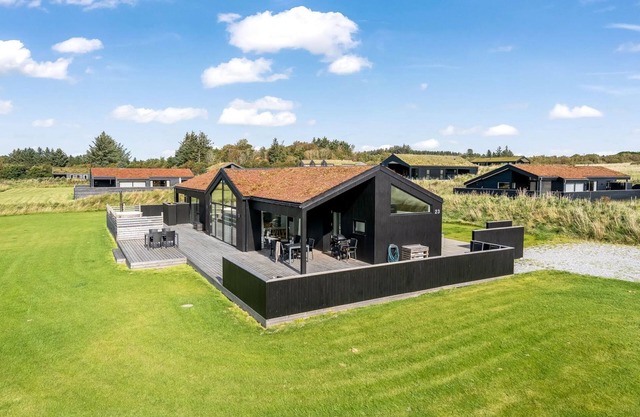"Egil" - 1.5km from the sea by Interhome